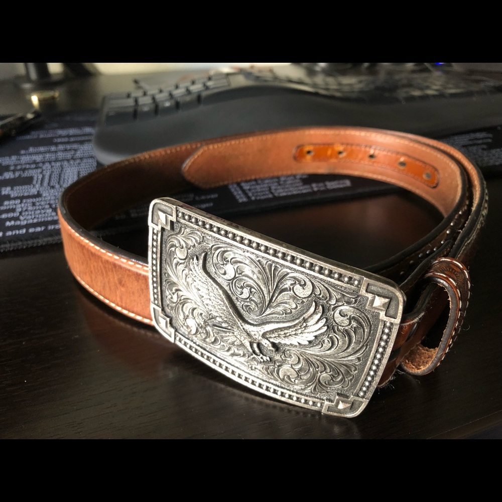 Ariat belt with Montana Silversmith buckle